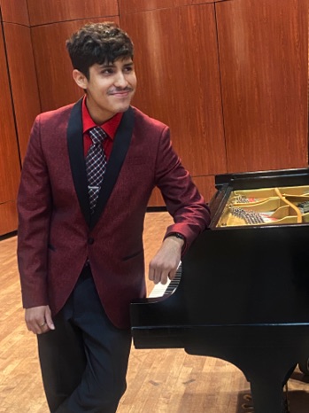 Nathaniel Ramirez
B.M. in Piano Performance