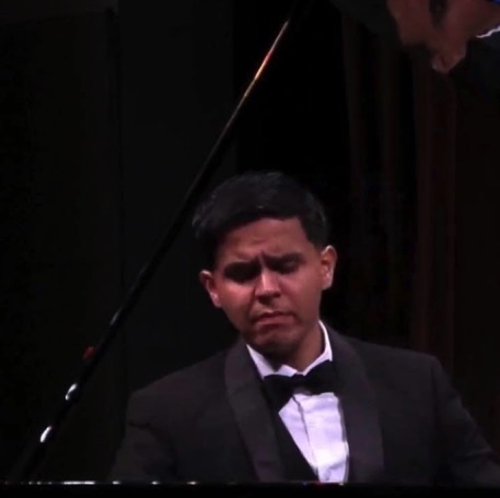 Manuel Sandoval
M.M. in Piano Performance
