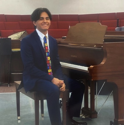 Pablo Raposo
B.M. in Commercial Piano